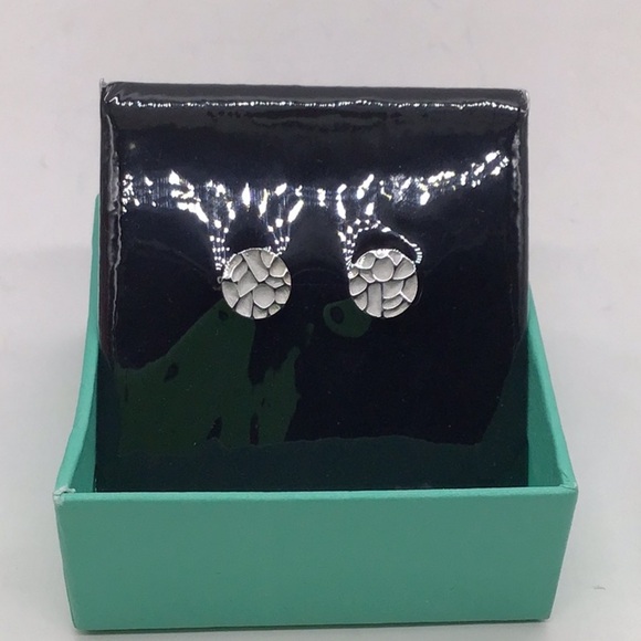 🌼3/$12🌼BUNDLE DEAL! Silver Tone Textured Dainty Earrings - Picture 2 of 7